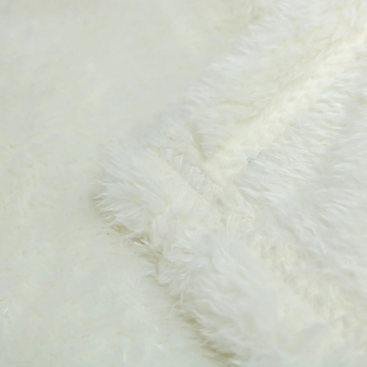 Blankar 3D Embroidery Portable Plush Blanket (White)
